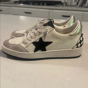 Vintage Havana White Sneakers with Black Star & Metallic Heel
